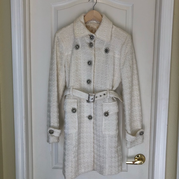 Arden B White Coat - Picture 4 of 10